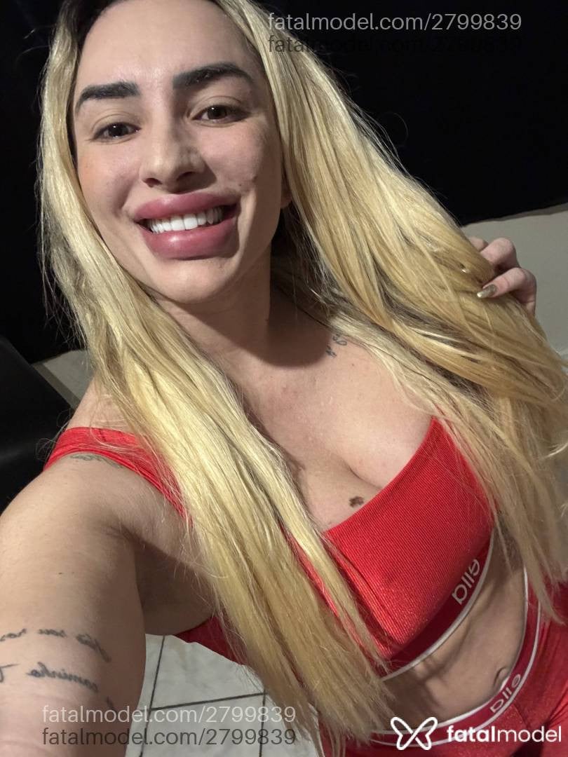 Acompanhante mulher loira (o) de olhos mel - Ju Alves