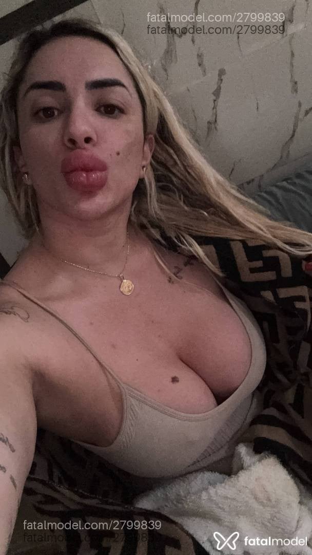 Acompanhante mulher loira (o) de olhos mel - Ju Alves