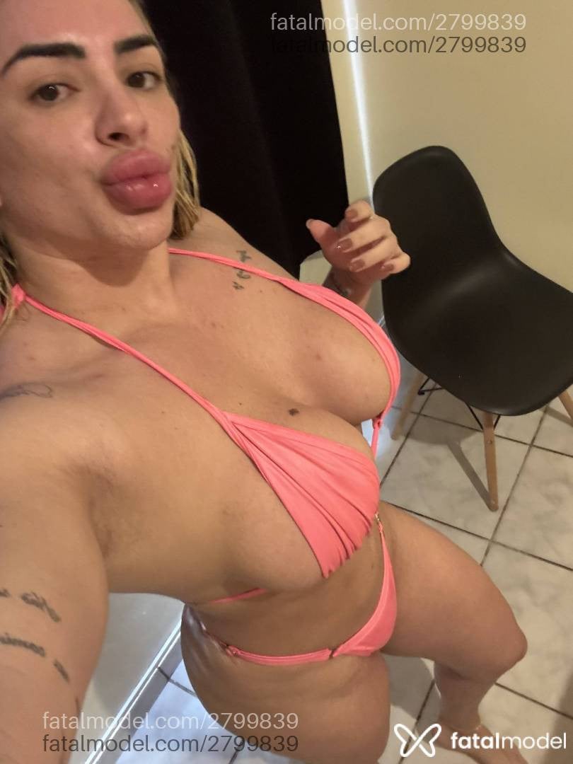 Acompanhante mulher loira (o) de olhos mel - Ju Alves