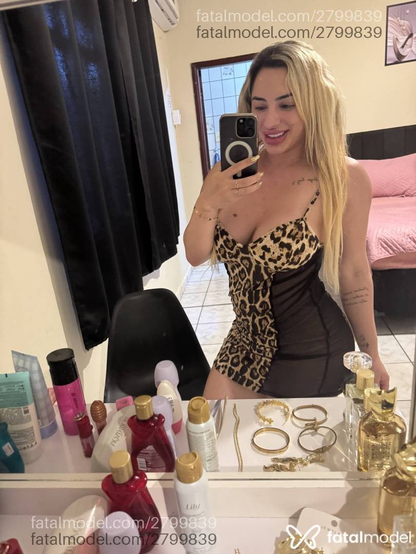 Acompanhante mulher loira (o) de olhos mel - Ju Alves