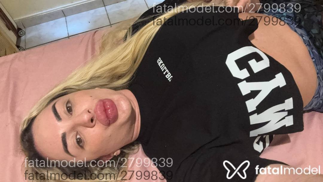 Acompanhante mulher loira (o) de olhos mel - Ju Alves