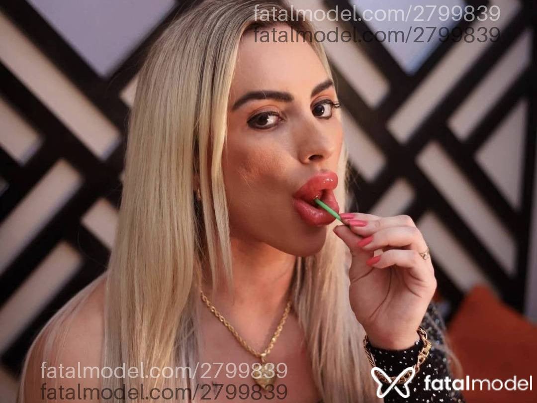 Acompanhante mulher loira (o) de olhos mel - Ju Alves