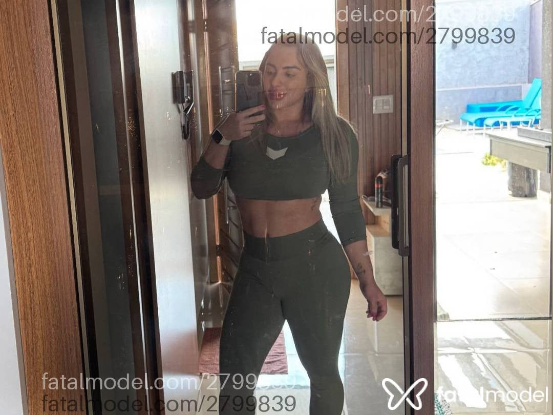Acompanhante mulher loira (o) de olhos mel - Ju Alves
