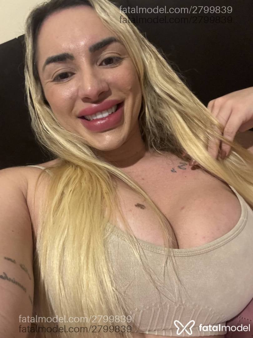 Acompanhante mulher loira (o) de olhos mel - Ju Alves