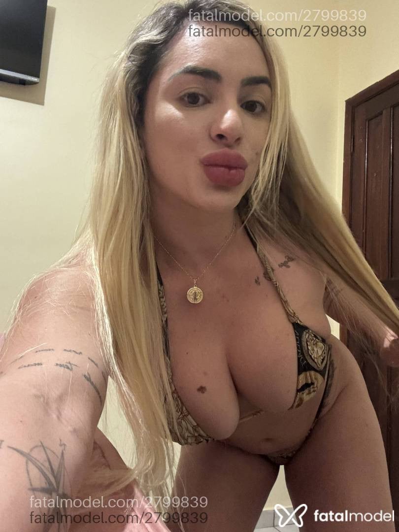Acompanhante mulher loira (o) de olhos mel - Ju Alves