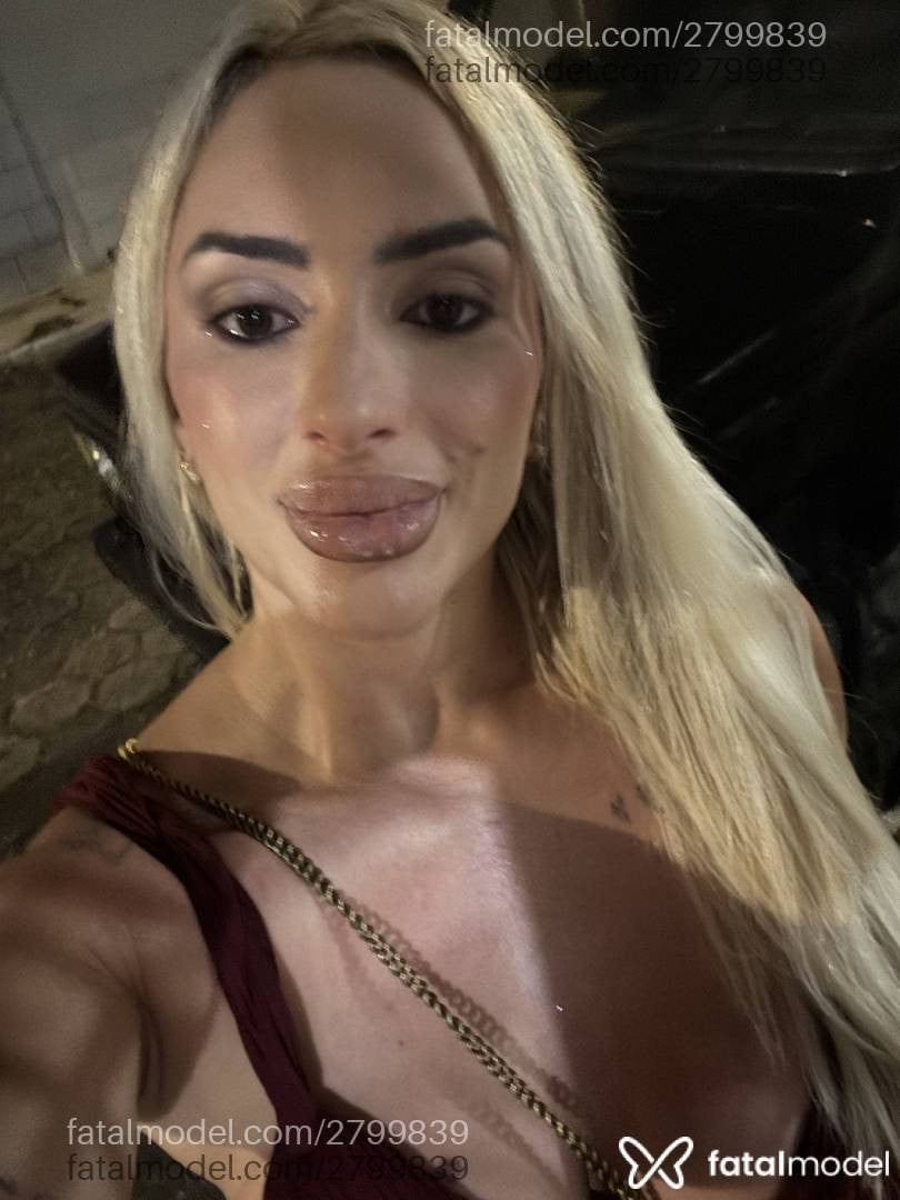 Acompanhante mulher loira (o) de olhos mel - Ju Alves