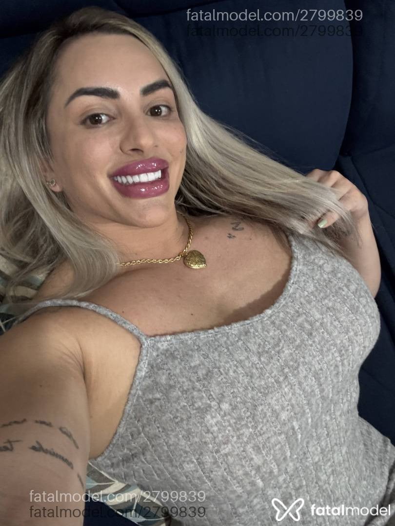 Acompanhante mulher loira (o) de olhos mel - Ju Alves