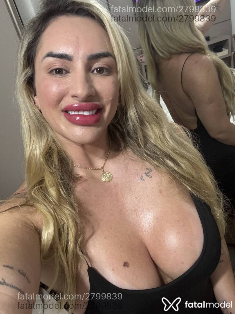 Acompanhante mulher loira (o) de olhos mel - Ju Alves