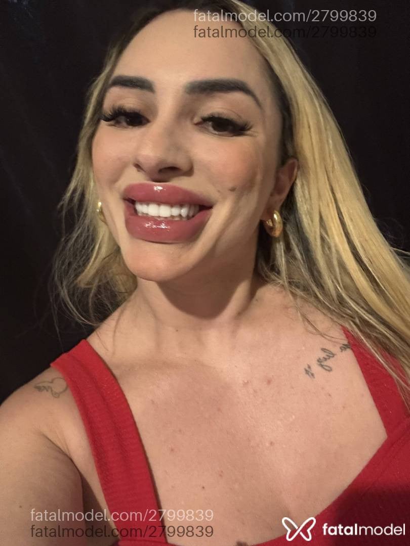 Acompanhante mulher loira (o) de olhos mel - Ju Alves