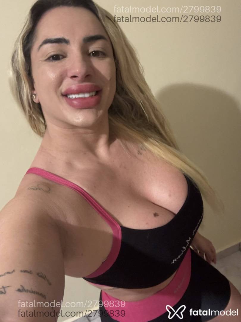 Acompanhante mulher loira (o) de olhos mel - Ju Alves