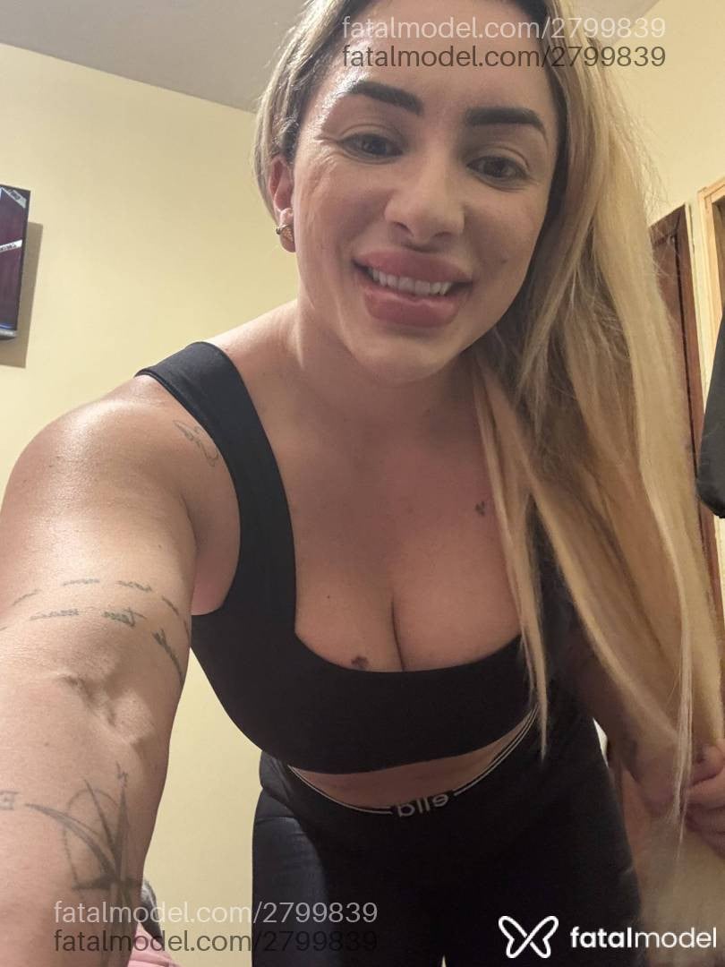 Acompanhante mulher loira (o) de olhos mel - Ju Alves