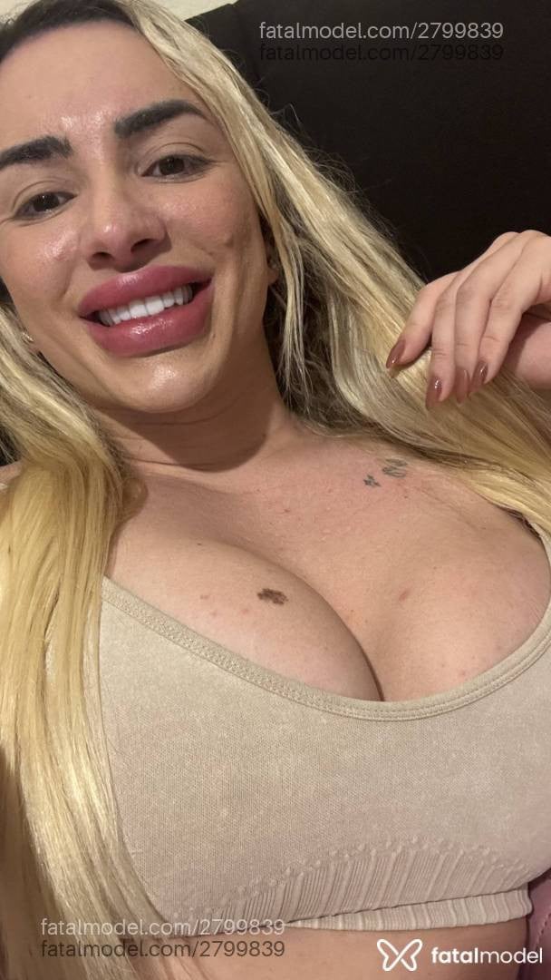 Acompanhante mulher loira (o) de olhos mel - Ju Alves