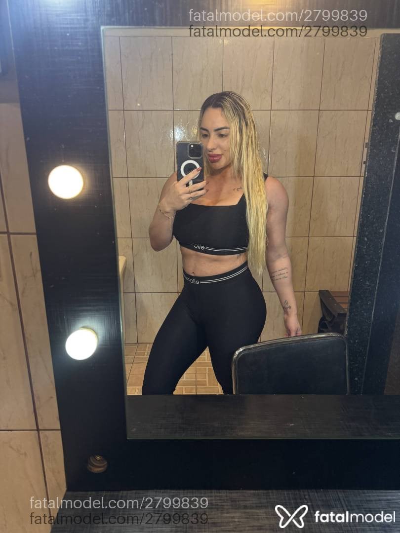 Acompanhante mulher loira (o) de olhos mel - Ju Alves