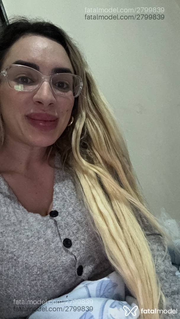 Acompanhante mulher loira (o) de olhos mel - Juliana Alves