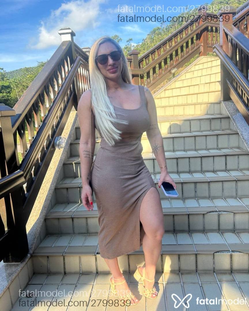 Acompanhante mulher loira (o) de olhos mel - Ju Alves