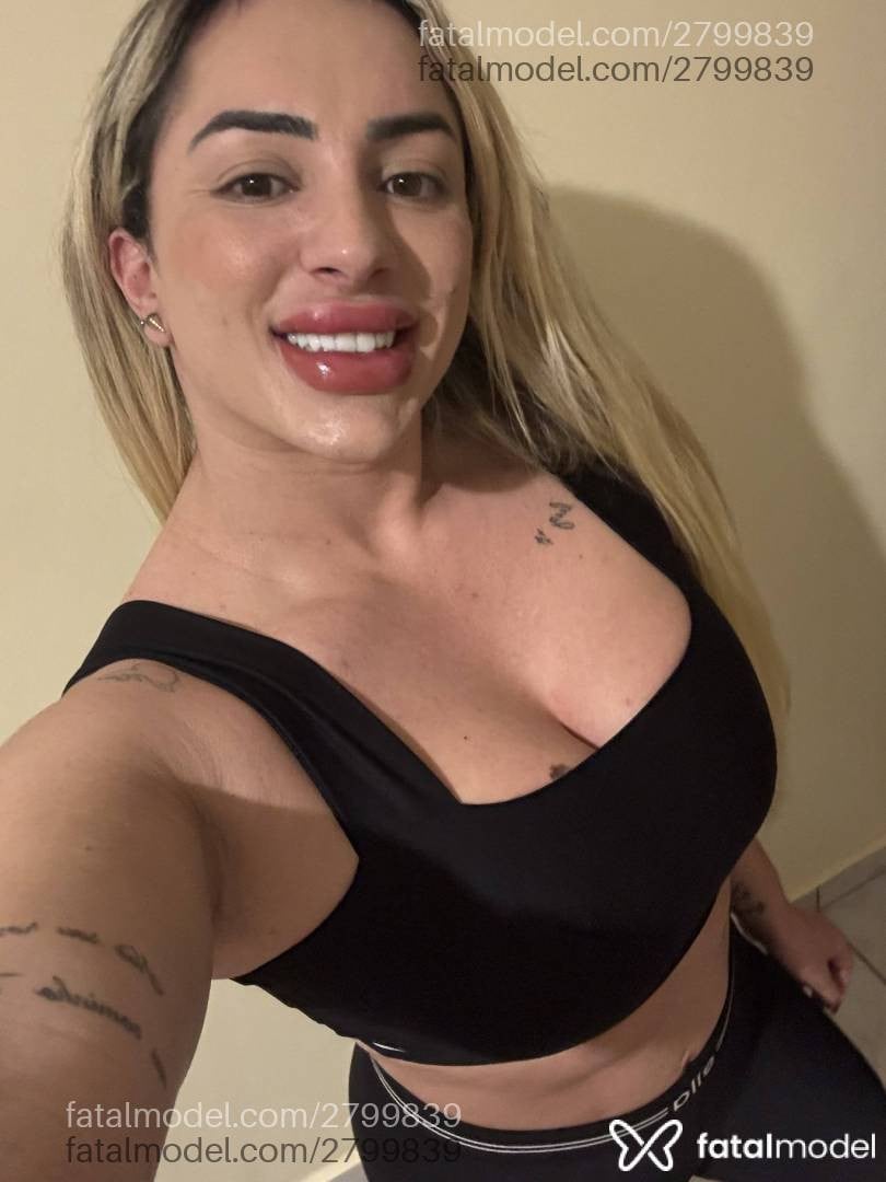 Acompanhante mulher loira (o) de olhos mel - Ju Alves
