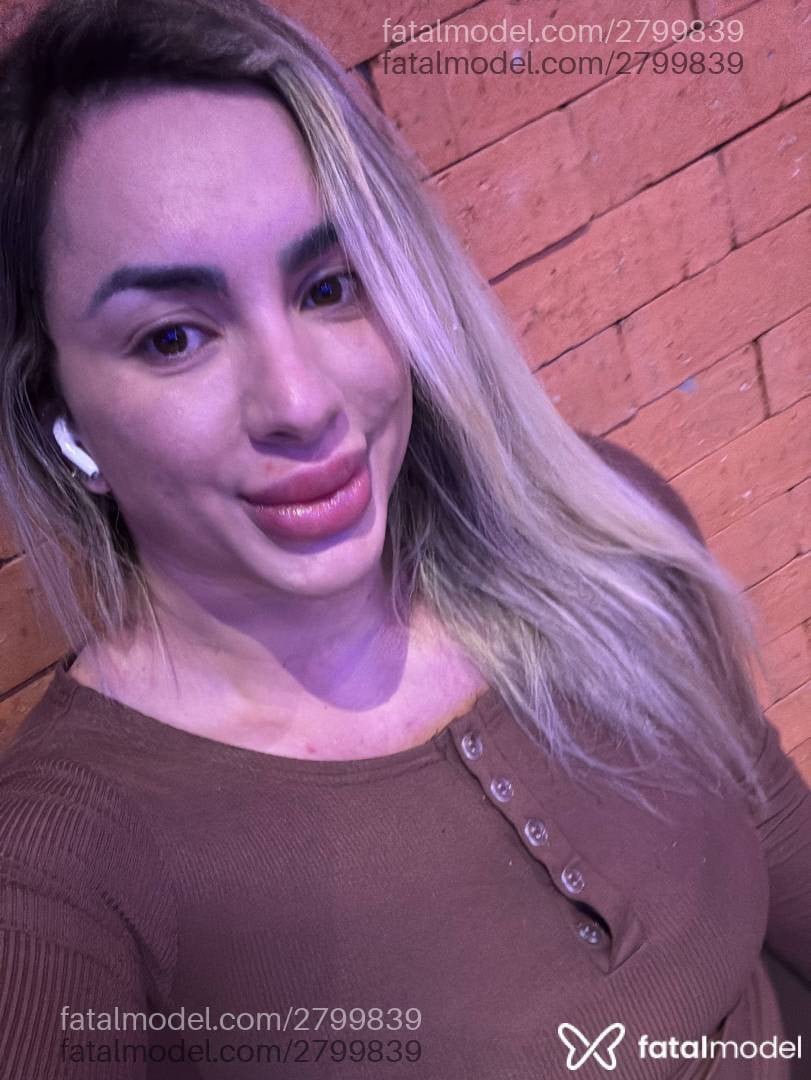 Acompanhante mulher loira (o) de olhos mel - Ju Alves
