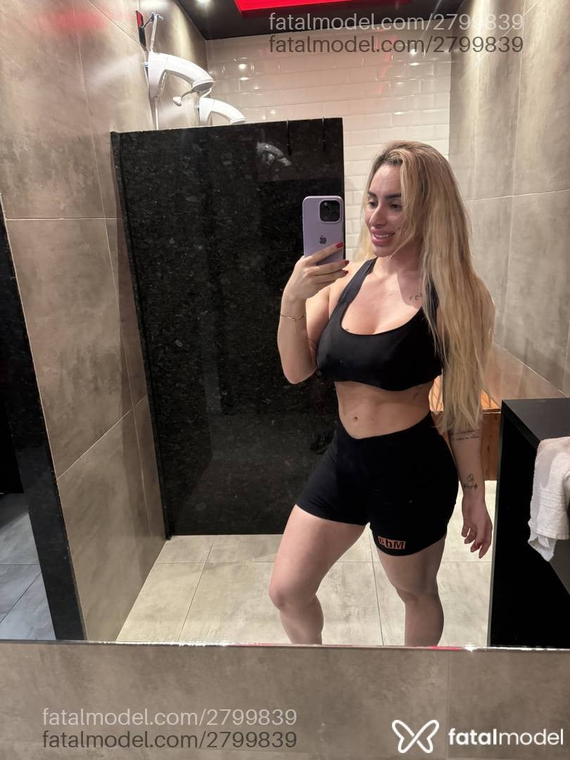 Acompanhante mulher loira (o) de olhos mel - Ju Alves