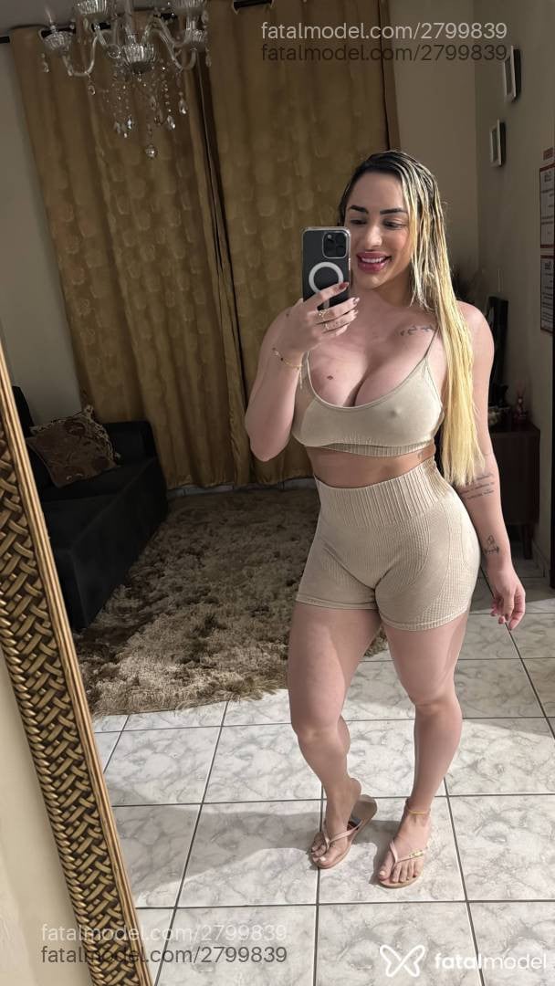 Acompanhante mulher loira (o) de olhos mel - Ju Alves
