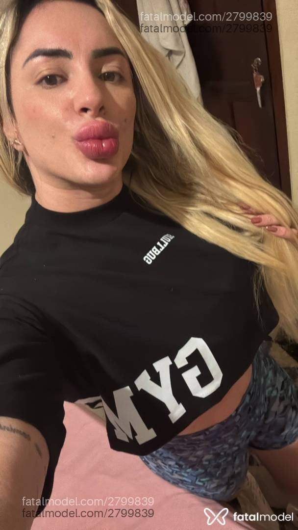 Acompanhante mulher loira (o) de olhos mel - Ju Alves