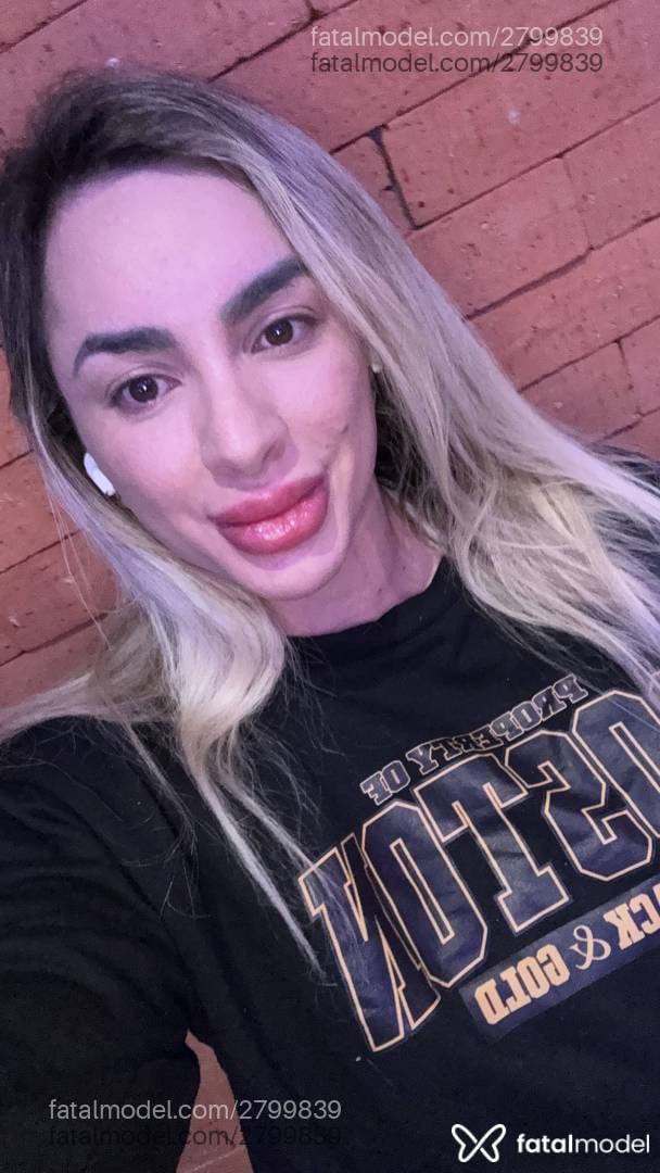 Acompanhante mulher loira (o) de olhos mel - Ju Alves