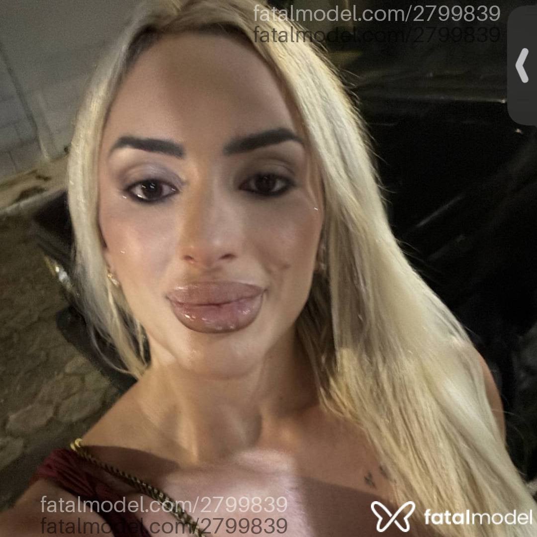 Acompanhante mulher loira (o) de olhos mel - Ju Alves