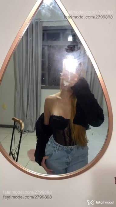 Acompanhante mulher loira (o) de olhos verdes em Vila Velha - Laryssa Gessiny