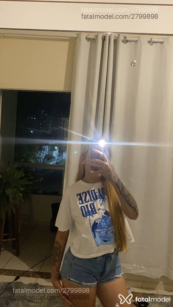 Acompanhante mulher loira (o) de olhos verdes em Vila Velha - Laryssa Gessiny