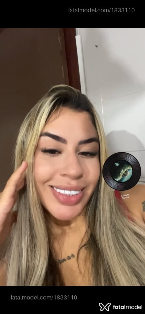 Acompanhante mulher loira (o) de olhos verdes em Macaé - Penélope Moraguinh