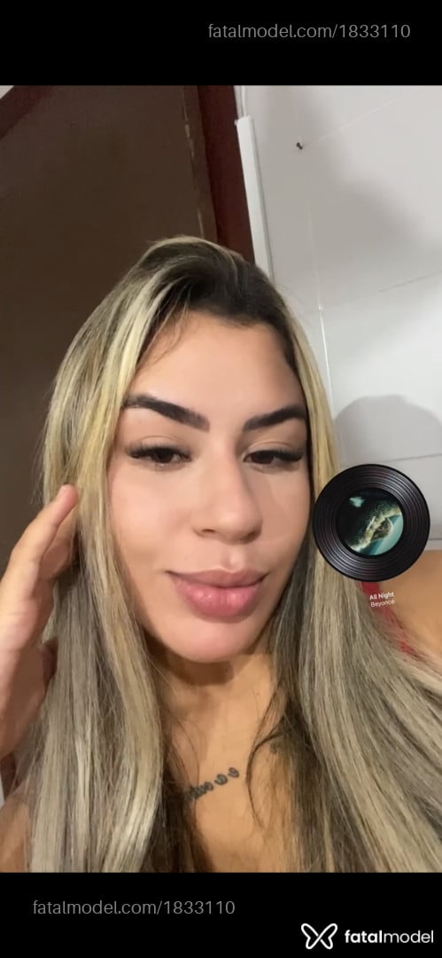 Acompanhante mulher loira (o) de olhos verdes em Macaé - Penélope Moraguinh