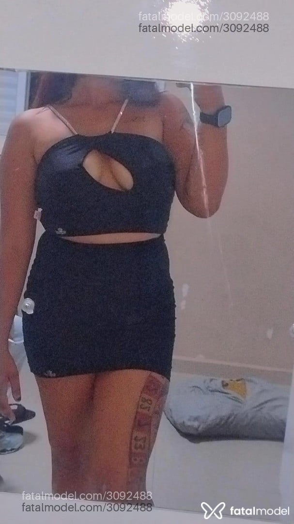 Acompanhante mulher loira (o) de olhos castanhos em Virtual - Oncinha