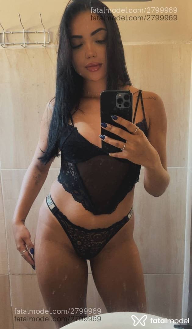 Acompanhante mulher morena (o) de olhos verdes - Larissa Acompanhante mulher morena (o) de olhos verdes - Larissa