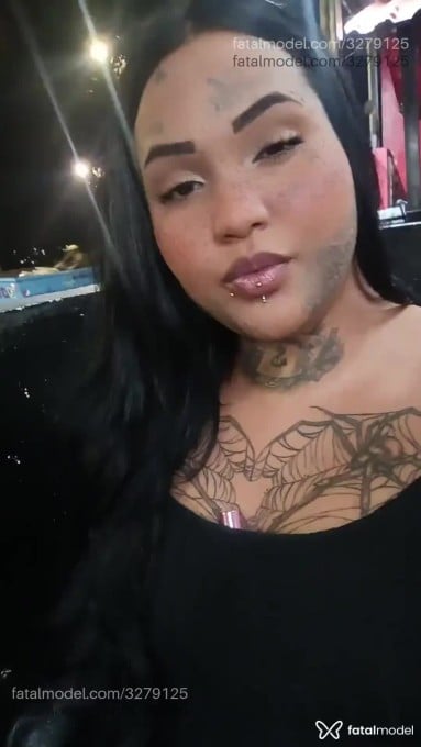 Acompanhante mulher morena (o) de olhos castanhos em Sarzedo Acompanhante mulher morena (o) de olhos castanhos em Sarzedo - Kerolayne