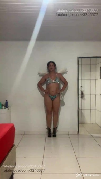 Acompanhante mulher trans com cabelo castanho de olhos mel - Angel Acompanhante mulher trans com cabelo castanho de olhos mel - Angel
