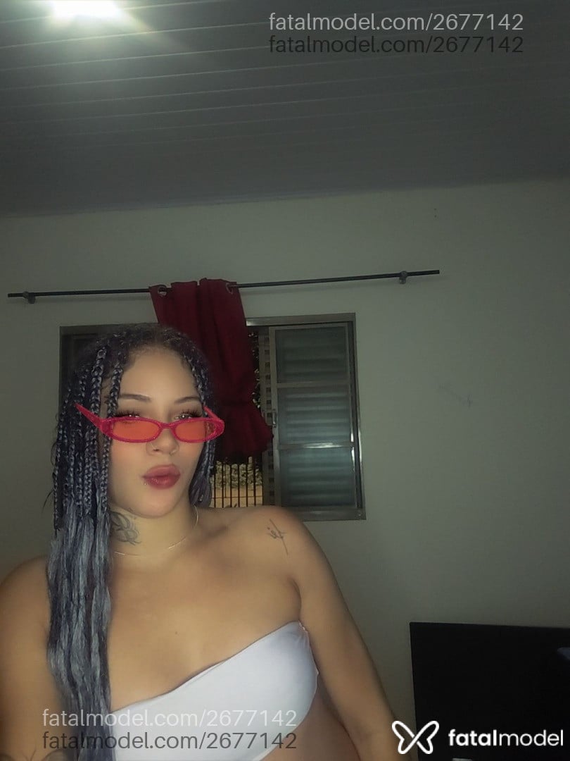 Acompanhante mulher com cabelo colorido de olhos pretos em Paranavaí Acompanhante mulher com cabelo colorido de olhos pretos em Paranavaí - Kemily
