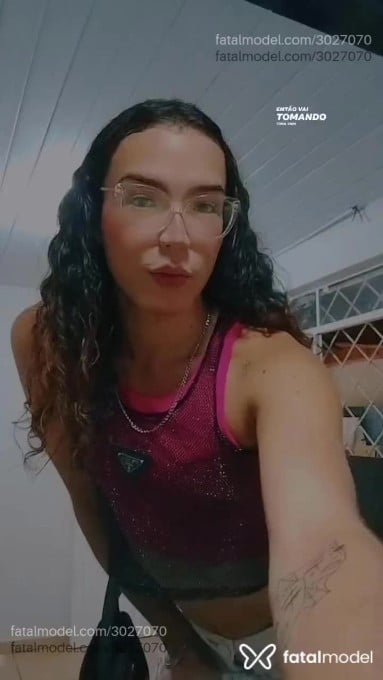 Acompanhante mulher trans com cabelo castanho de olhos verdes em Cascavel Acompanhante mulher trans com cabelo castanho de olhos verdes em Cascavel - Rebecca