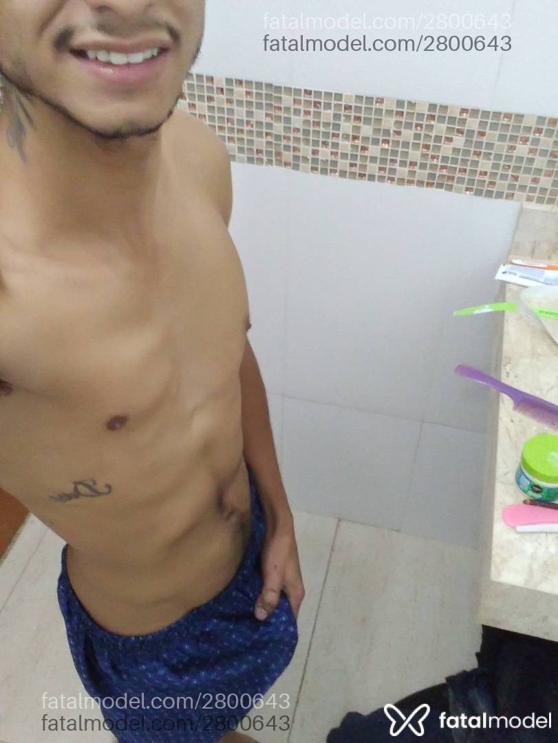 Acompanhante homem morena (o) de olhos castanhos em São José do Rio Preto - Ale VB