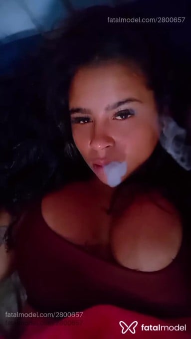 Acompanhante mulher com cabelo castanho de olhos castanhos - Kasije mel Acompanhante mulher com cabelo castanho de olhos castanhos - Kasije mel