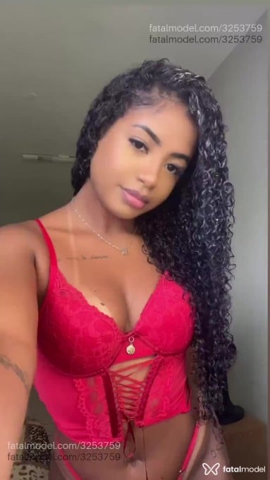 Acompanhante mulher morena (o) de olhos castanhos em Ilhéus - Meell