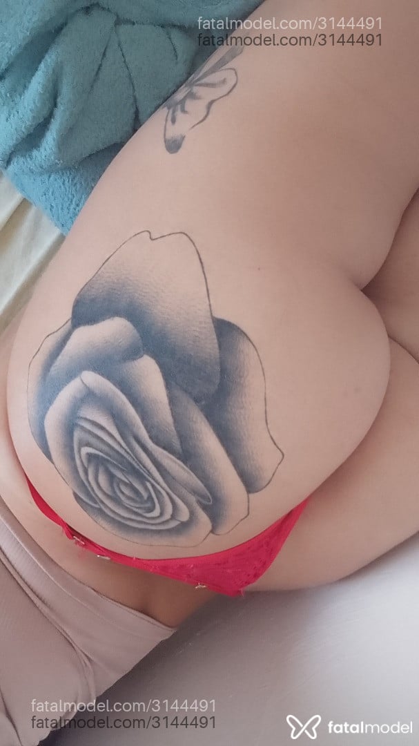 Acompanhante mulher com cabelo castanho de olhos castanhos em Votuporanga - Karolaynesantos