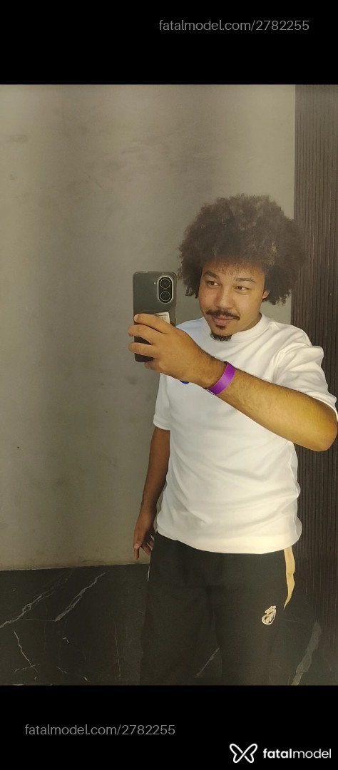 Acompanhante homem com cabelo castanho de olhos castanhos em Porto Alegre - Guilherme