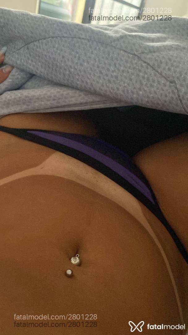 Acompanhante mulher morena (o) de olhos pretos - Mirella Santos