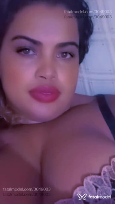 Acompanhante mulher morena (o) de olhos mel - MORENA Acompanhante mulher morena (o) de olhos mel - MORENA