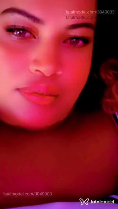 Acompanhante mulher morena (o) de olhos mel - MORENA Acompanhante mulher morena (o) de olhos mel - MORENA