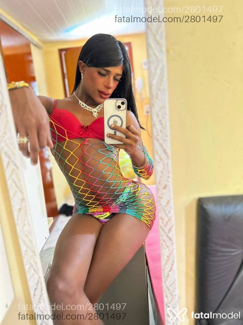 Acompanhante homem trans morena (o) de olhos pretos - Lorena
