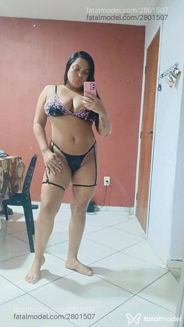 Acompanhante mulher morena (o) de olhos castanhos - Julia Dias