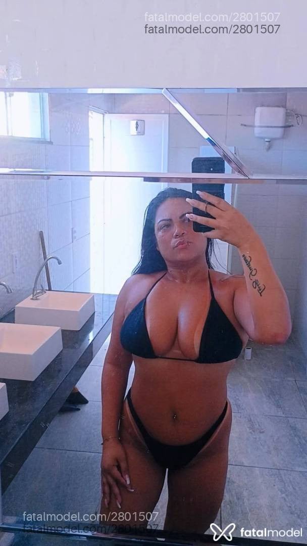 Acompanhante mulher morena (o) de olhos castanhos - Julia Dias