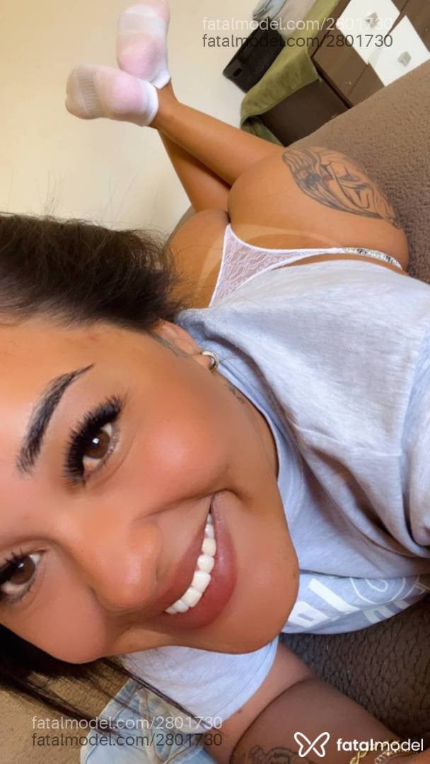 Acompanhante mulher morena (o) de olhos mel - Cléo Sayuri