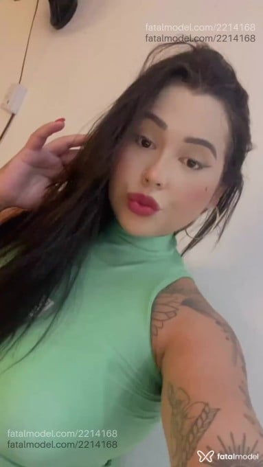 Acompanhante mulher com cabelo castanho de olhos castanhos em Goiânia - Amanda