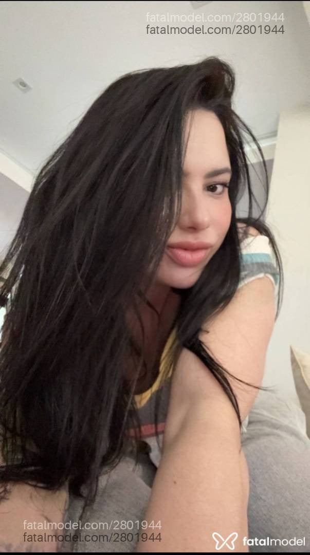 Acompanhante mulher morena (o) de olhos castanhos - Maitê